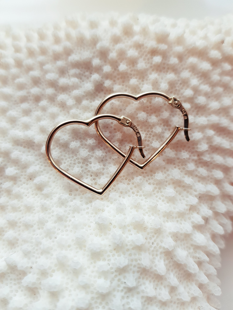 MEDIUM HEART HOOP EARRINGS