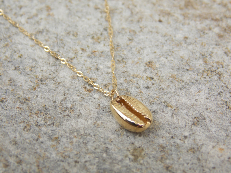 SEASHELL NECKLACE